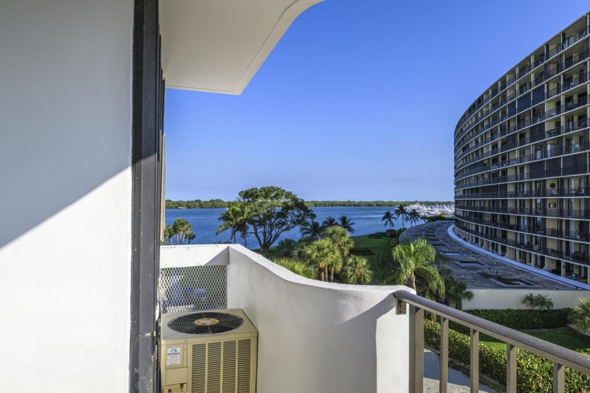 Rarely availble SOUTH facing 1 bedroom unit. Beautiful sunrise - Beach Condo for sale in North Palm Beach, Florida on Beachhouse.com