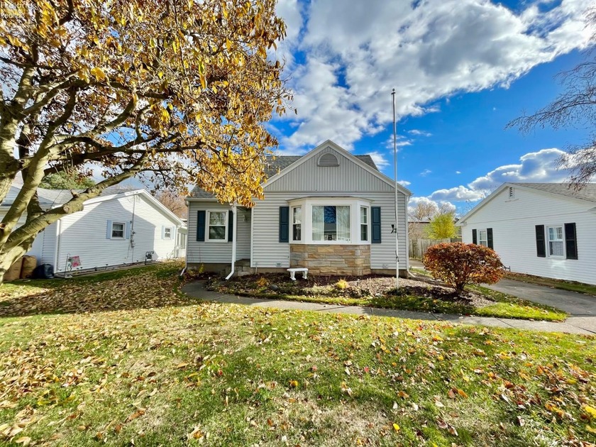 Start out the new year in a new home! This lovingly cared for - Beach Home for sale in Sandusky, Ohio on Beachhouse.com