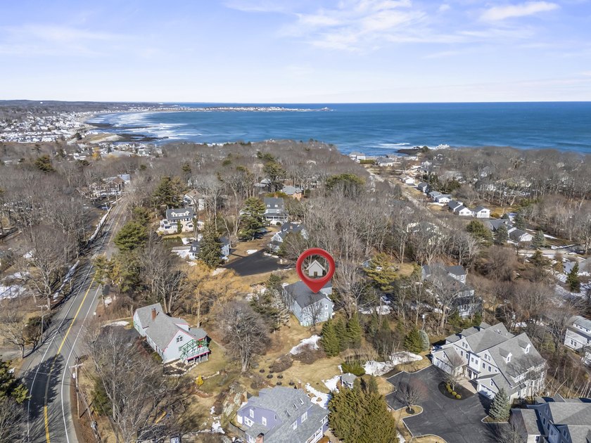 Welcome to 589 York Street #6, located in York Harbor. This - Beach Condo for sale in York, Maine on Beachhouse.com
