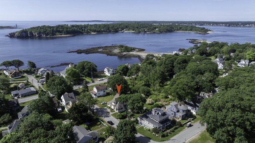 RYEFIELD A quiet street with classic turn-of-the-century - Beach Home for sale in Portland, Maine on Beachhouse.com