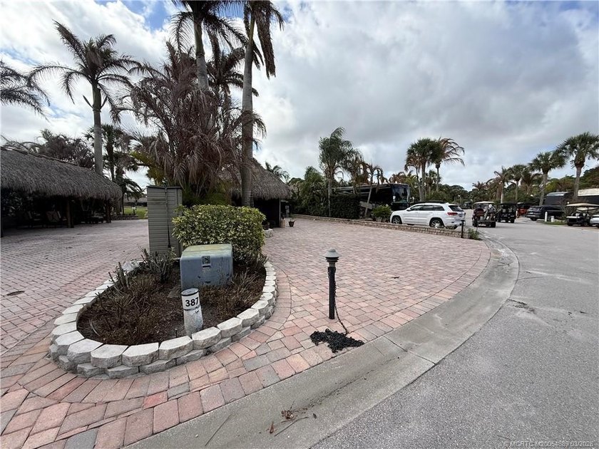 Enjoy sweeping panoramic views from this exceptional 3,031 sq ft - Beach Lot for sale in Port Saint Lucie, Florida on Beachhouse.com