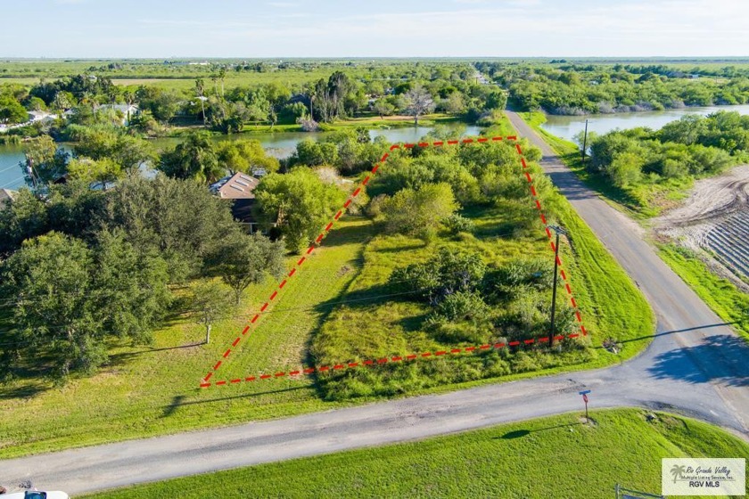 Perfect corner Resaca lot ready to build your home. This 1.65 - Beach Lot for sale in Bayview, Texas on Beachhouse.com