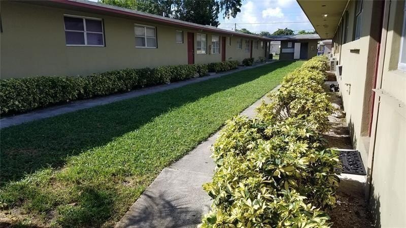 COZY CONDO CLOSE TO YOUNG CIRCLE, DOWNTOWN AND THE BEACH, LOTS - Beach Condo for sale in Hollywood, Florida on Beachhouse.com