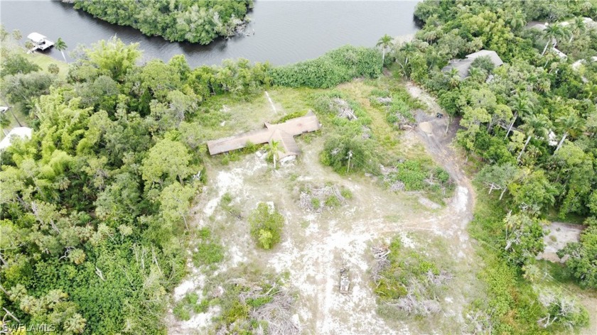 VERY RARELY AVAILABLE!! Acreage on the Orange River is unheard - Beach Home for sale in Fort Myers, Florida on Beachhouse.com