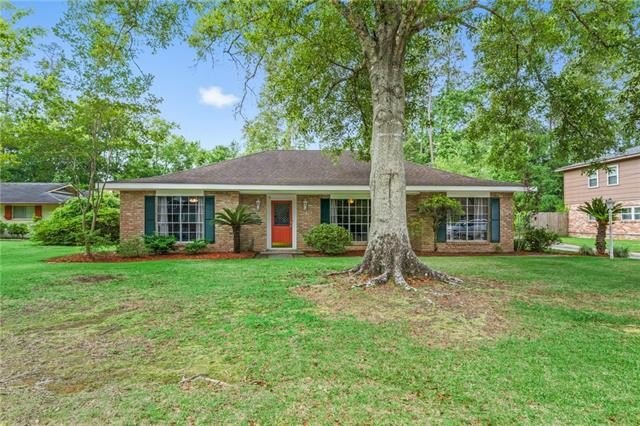 Beautifully renovated home just off the golf course in Country - Beach Home for sale in Slidell, Louisiana on Beachhouse.com