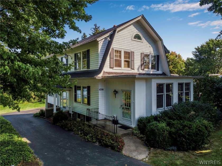 Beautiful lakefront Colonial with spectacular Lake Erie views - Beach Home for sale in Hamburg, New York on Beachhouse.com