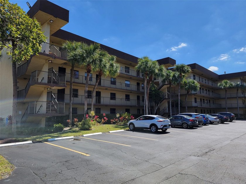 Spacious 2-bedroom, 2-bath unit in a quiet, gated community in - Beach Condo for sale in Lauderdale Lakes, Florida on Beachhouse.com