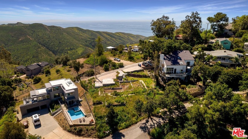 One of the last Woolsey fire burn out lots available in Malibu! - Beach Lot for sale in Malibu, California on Beachhouse.com