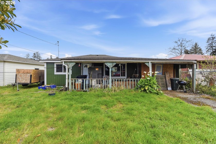 Investor opportunity! This property is ready for your finishing - Beach Home for sale in Coos Bay, Oregon on Beachhouse.com