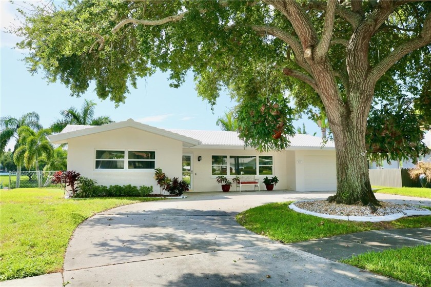 HIGH AND DRY. MOVE IN READY. NEW PRICE. A RARE FIND. CLASSIC - Beach Home for sale in Largo, Florida on Beachhouse.com