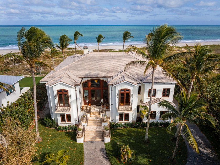 6722 N Hwy A1a - Beach Home for sale in Hutchinson Island, Florida on Beachhouse.com
