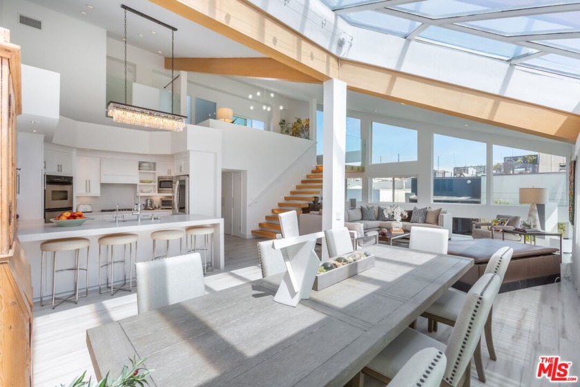 This Penthouse is a one-of-a-kind, ultra-chic & exquisitely - Beach Condo for sale in Marina Del Rey, California on Beachhouse.com