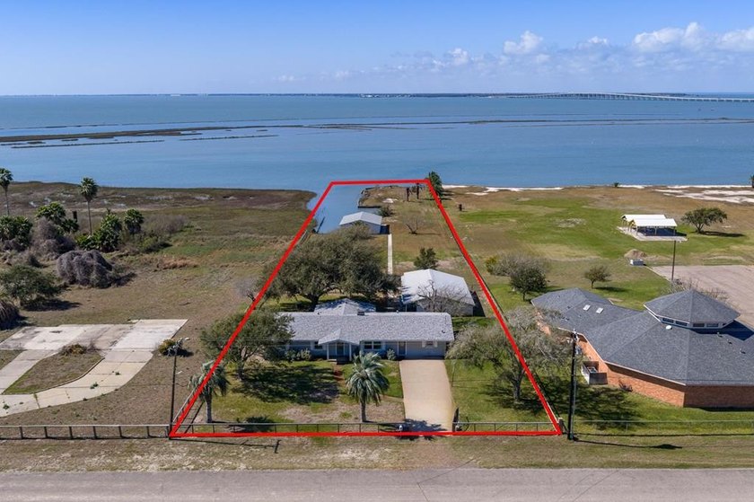 Welcome to 140 Front St, Rockport, TX--an extraordinary 1 - Beach Home for sale in Rockport, Texas on Beachhouse.com