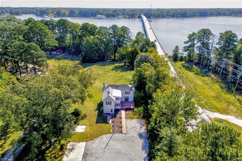 Rare find! Renovated farmhouse on Chuckatuck Creek, sitting high - Beach Home for sale in Carrollton, Virginia on Beachhouse.com