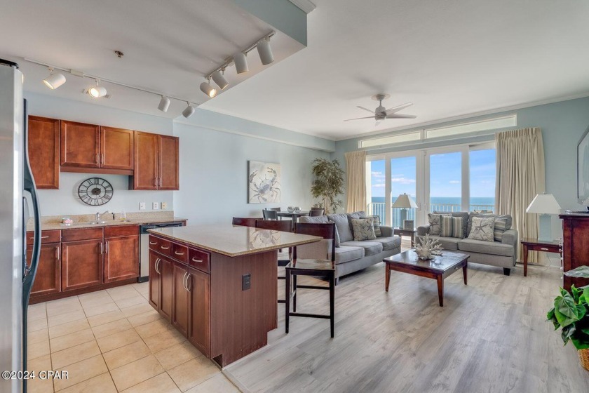 Introducing a charming 1 bed, 2 bath condo unit that offers the - Beach Condo for sale in Panama City Beach, Florida on Beachhouse.com