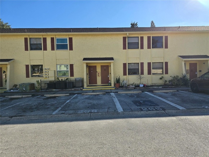 Welcome to The Greens of Town 'N' Country, a well-established - Beach Condo for sale in Tampa, Florida on Beachhouse.com