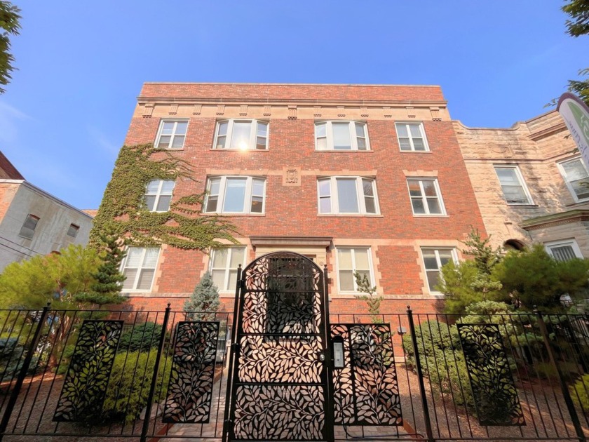7.05 CAP Breathe Rare Air. The sellers of this property - Beach Commercial for sale in Chicago, Illinois on Beachhouse.com