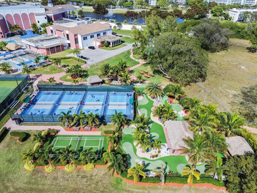 Welcome to resort style living! Century village is an active 55+ - Beach Condo for sale in Deerfield Beach, Florida on Beachhouse.com