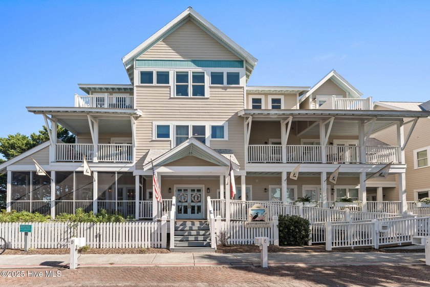 Captains Quarters Suite is a coastal gem. (K) Week Corner suite - Beach Home for sale in Bald Head Island, North Carolina on Beachhouse.com