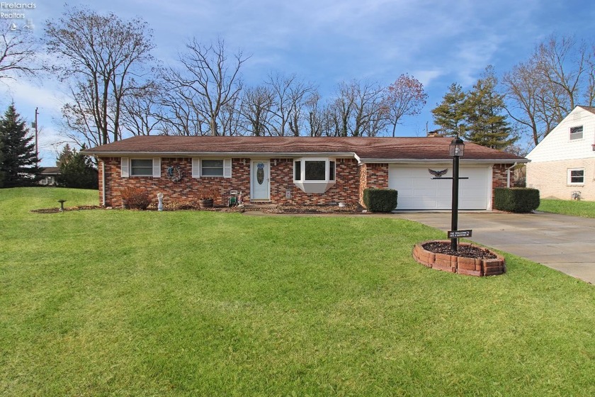 Brick ranch in Heigel Park/Krempa area! Golf cart ride away from - Beach Home for sale in Port Clinton, Ohio on Beachhouse.com