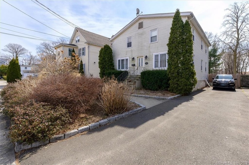 Great investment opportunity. Well maintained two family home on - Beach Home for sale in Stamford, Connecticut on Beachhouse.com