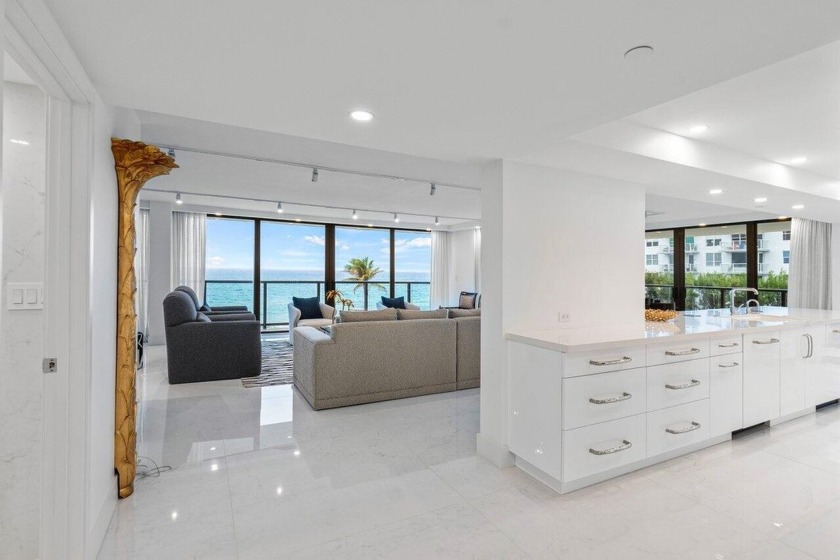 Drop-Dead Gorgeous Southeast Corner with Large Wraparound - Beach Condo for sale in Palm Beach, Florida on Beachhouse.com