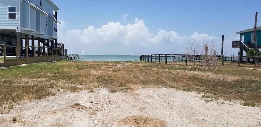 Amazing Bay Front lot in Holiday Beach. Enjoy beautiful sunsets - Beach Lot for sale in Rockport, Texas on Beachhouse.com