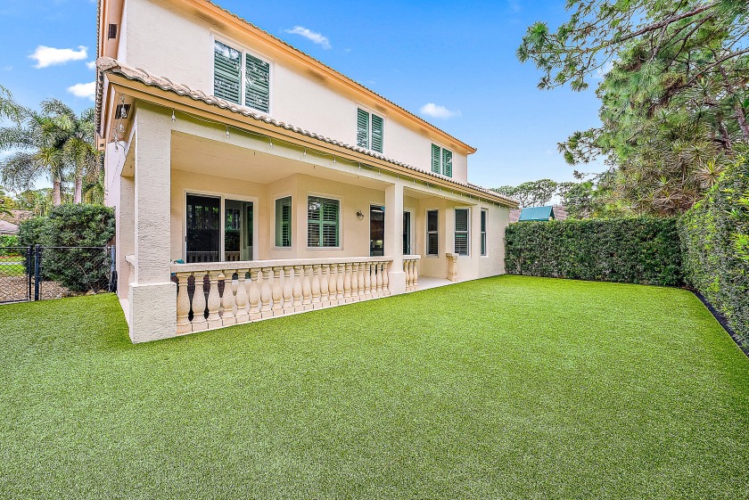 Prime location is an understatement! This meticulously - Beach Home for sale in Palm Beach Gardens, Florida on Beachhouse.com
