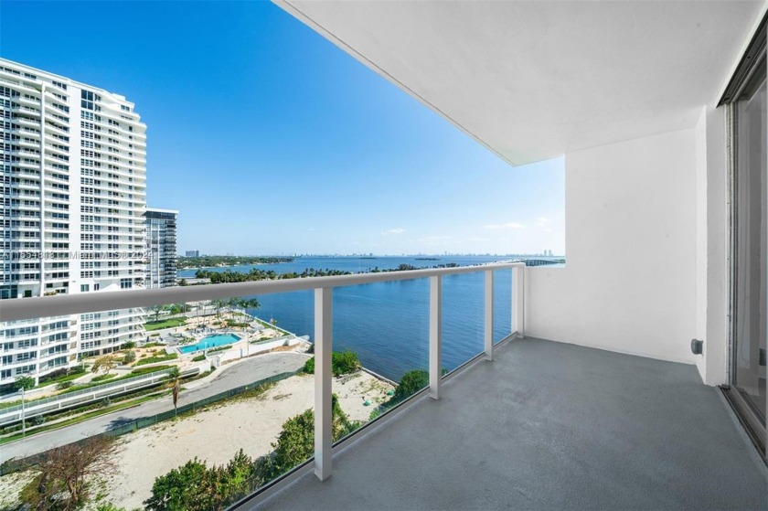 BEAUTIFULLY REMODELED WATERFRONT STUDIO WITH BREATHTAKING VIEWS - Beach Condo for sale in Miami, Florida on Beachhouse.com