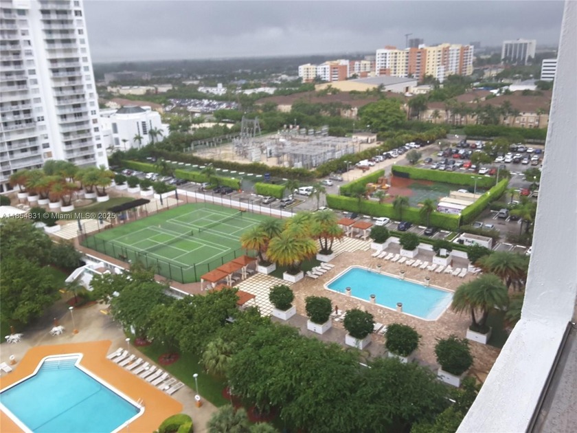 Owner motivated for a fast sale stunning views ,corner unit with - Beach Condo for sale in Aventura, Florida on Beachhouse.com