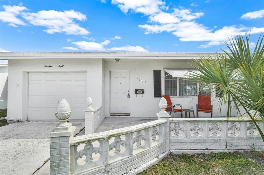 Welcome to this beautifully refreshed, single-story gem in the - Beach Home for sale in Boynton Beach, Florida on Beachhouse.com
