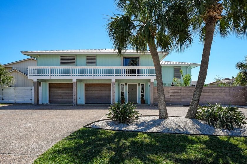 Welcome to this beautiful Key Allegro canal front home. Located - Beach Home for sale in Rockport, Texas on Beachhouse.com