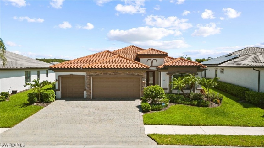 HIGH AND DRY COMMUNITY WITH NO STORM DAMAGE! Lakefront Home with - Beach Home for sale in Fort Myers, Florida on Beachhouse.com