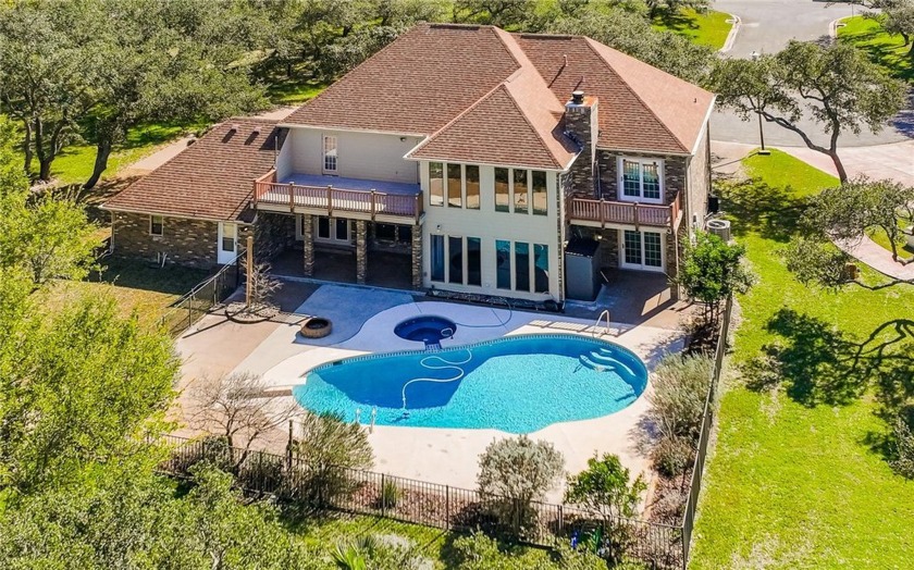 Big, bold, & busting with amenities. This is your opportunity to - Beach Home for sale in Rockport, Texas on Beachhouse.com