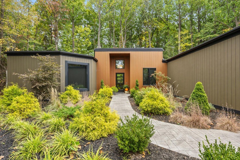 Modern Elegance on the Fairway - 3465 Palmer Drive, Saugatuck - Beach Home for sale in Saugatuck, Michigan on Beachhouse.com