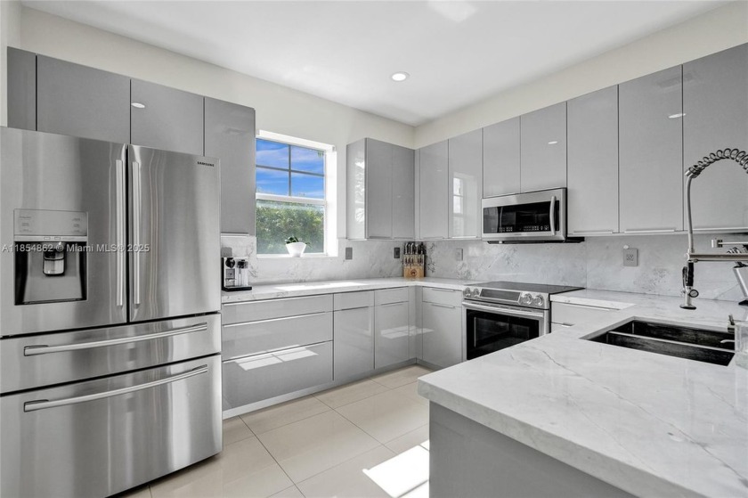 Magnificently Remodeled 3 story townhouse in East Fort - Beach Condo for sale in Fort Lauderdale, Florida on Beachhouse.com