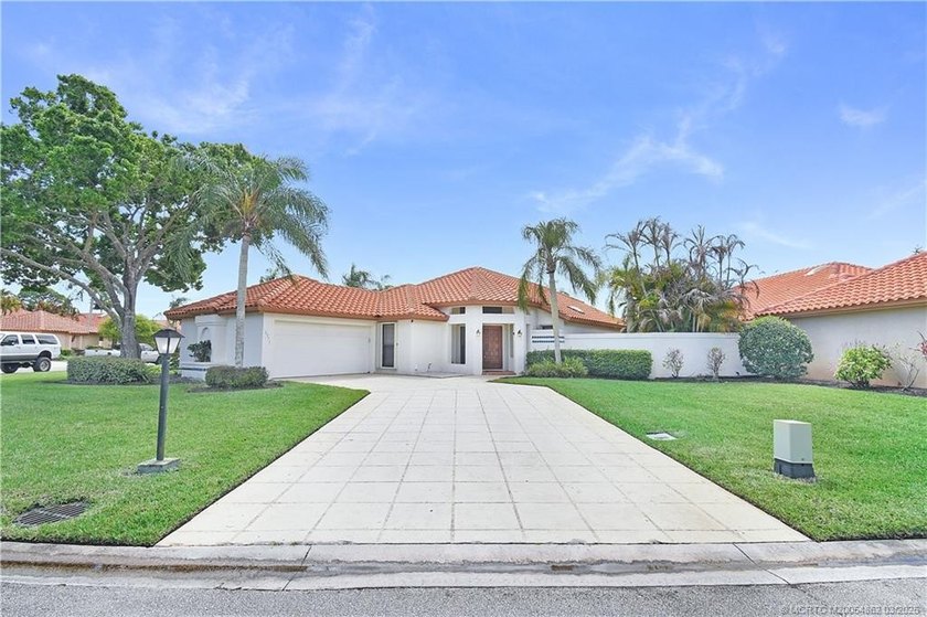 Located in the La Mariposa community of Palm City, this - Beach Home for sale in Palm City, Florida on Beachhouse.com