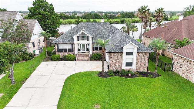 Luxury waterfront home for sale, Gated community, this stunning - Beach Home for sale in Slidell, Louisiana on Beachhouse.com