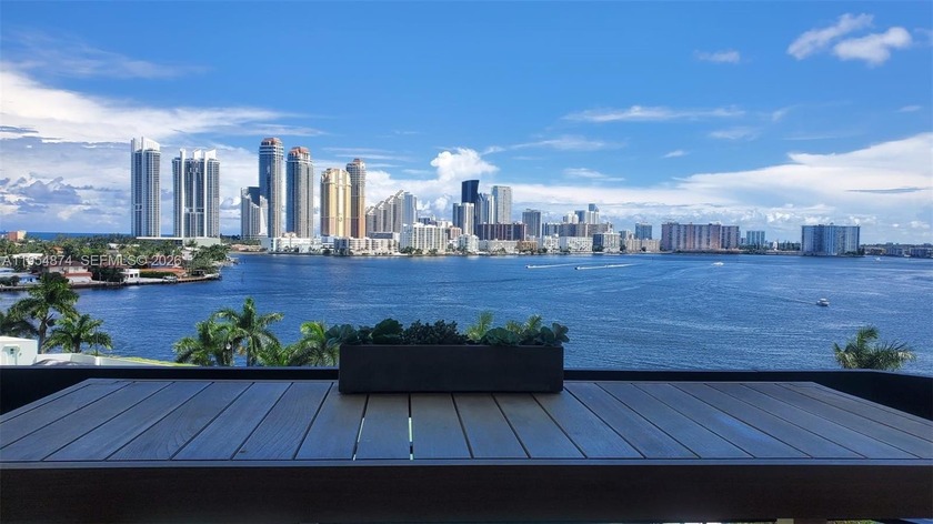 Beautifully remodeled residence in Mystic Pointe Tower 300 - Beach Condo for sale in Aventura, Florida on Beachhouse.com