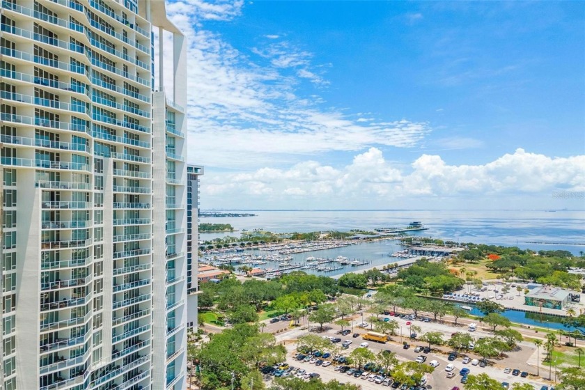 Elegance combined with water and city views - a perfect fusion - Beach Condo for sale in St. Petersburg, Florida on Beachhouse.com