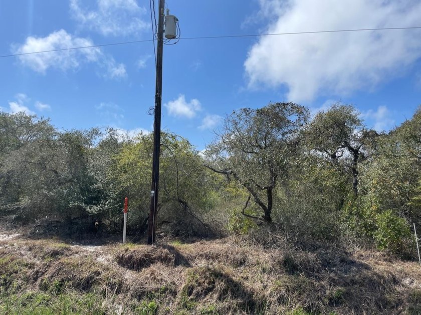 Two wooded lots convenient to all things Rockport...RF Middle - Beach Lot for sale in Rockport, Texas on Beachhouse.com