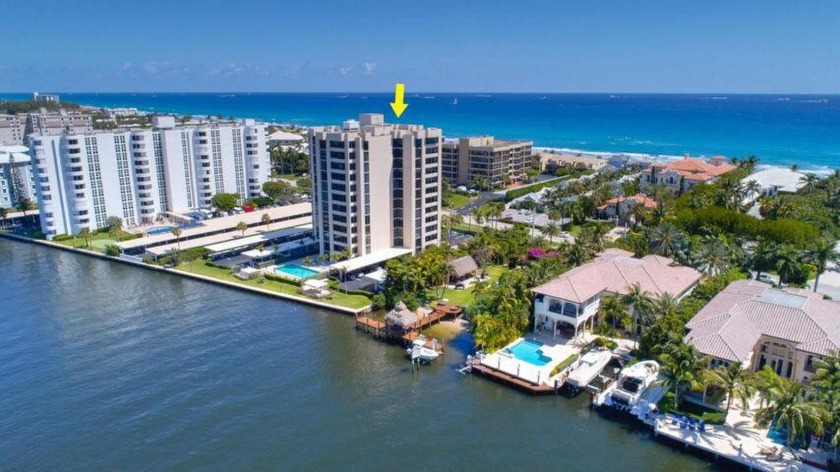 INTRACOASTAL & OCEAN VIEWS! This spacious 2 BR 2 BA condo - Beach Condo for sale in Delray Beach, Florida on Beachhouse.com