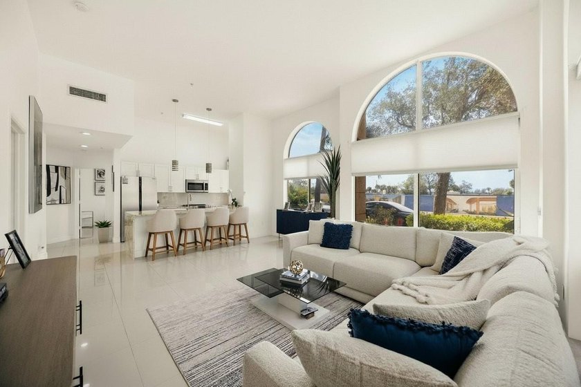 Updated 2BR/2BA corner residence with high ceilings, bright open - Beach Condo for sale in West Palm Beach, Florida on Beachhouse.com