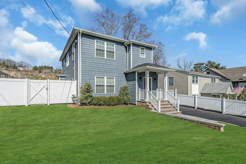 Like new construction, built in 2021, this beautifully designed - Beach Home for sale in Oyster Bay, New York on Beachhouse.com