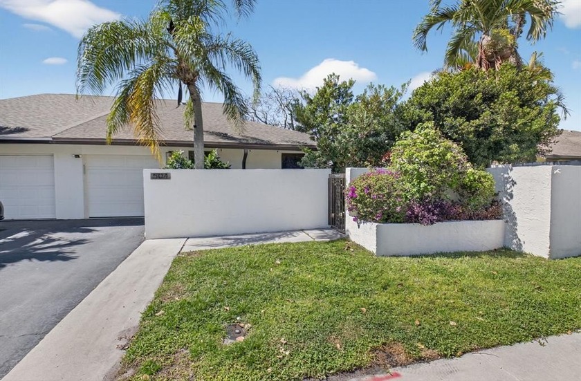 Beautifully remodeled 3BR/2BA villa in Homewood Lakes, Delray - Beach Condo for sale in Delray Beach, Florida on Beachhouse.com