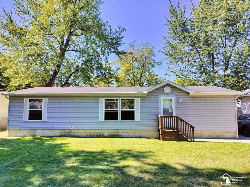 Sprawling 3 bedroom, possible 4 in Woodland Beach that is - Beach Home for sale in Monroe, Michigan on Beachhouse.com