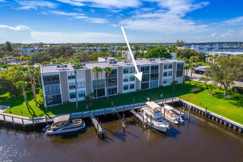 Calling all boaters and lovers of the water! Enjoy wide water - Beach Condo for sale in Stuart, Florida on Beachhouse.com