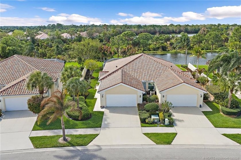 Lovingly maintained, this 2BR, 2BA, 2CG pool villa is for sale - Beach Home for sale in Hobe Sound, Florida on Beachhouse.com