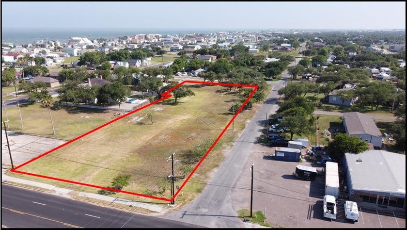 This is a very unique opportunity for a mixed used development - Beach Commercial for sale in Rockport, Texas on Beachhouse.com