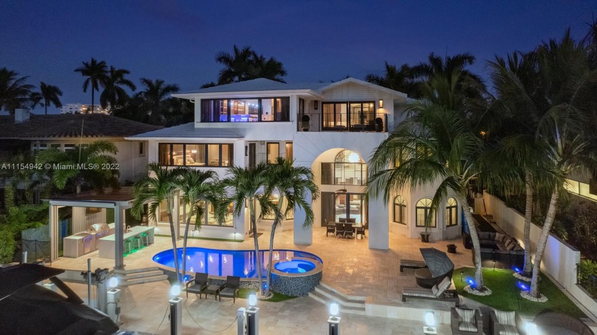 Located in prestigious Las Olas, this contemporary, waterfront - Beach Home for sale in Fort Lauderdale, Florida on Beachhouse.com
